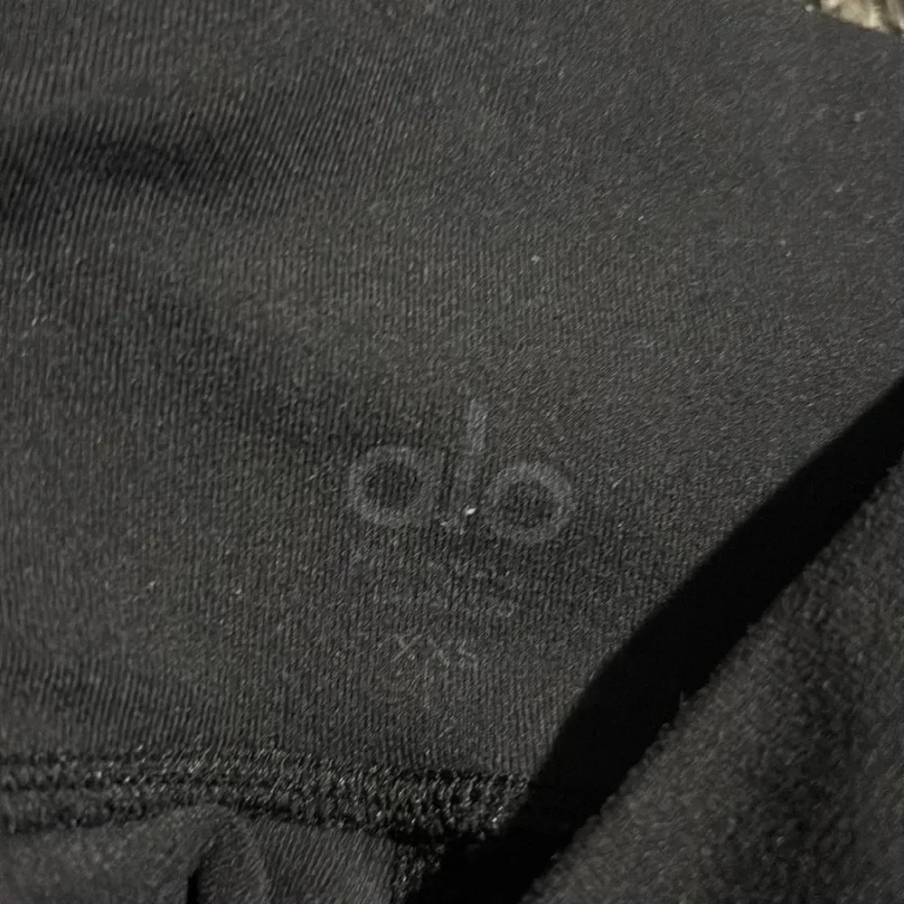 ALO Yoga flat measurements